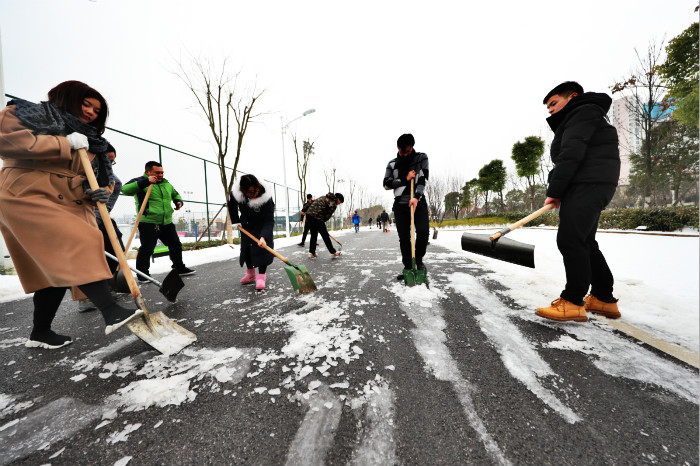 一場(chǎng)雪，體育中心美得不要不要的 但最美的風(fēng)景還是他們(圖12)