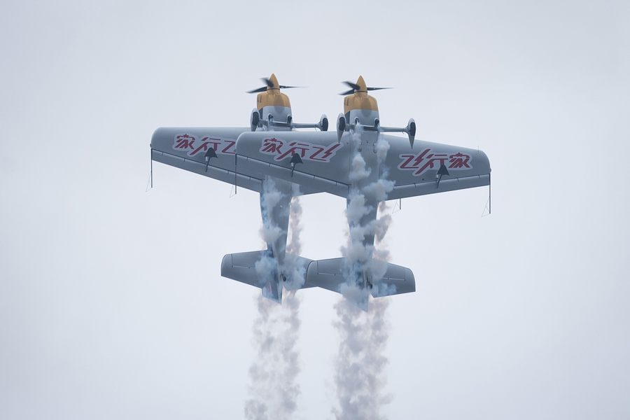 空中F1車都展翅！